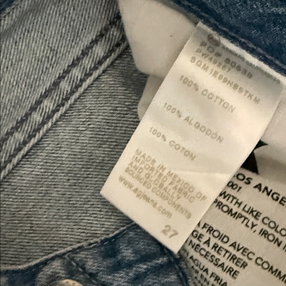 Relaxed Wide-Leg Women’s Jeans in Light Blue Denim - Picture 3 of 8